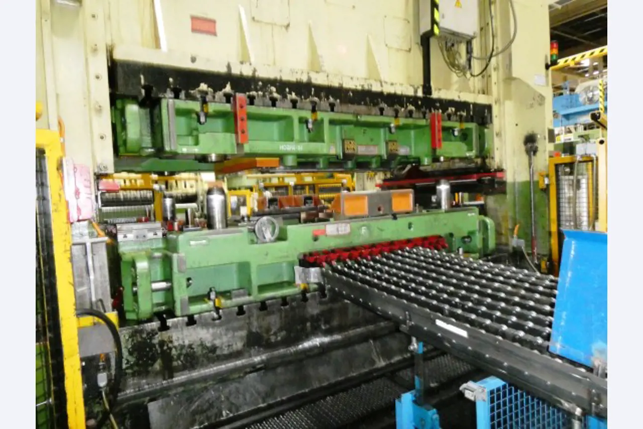 Pressenlinien aus der Automobilindustrie-36