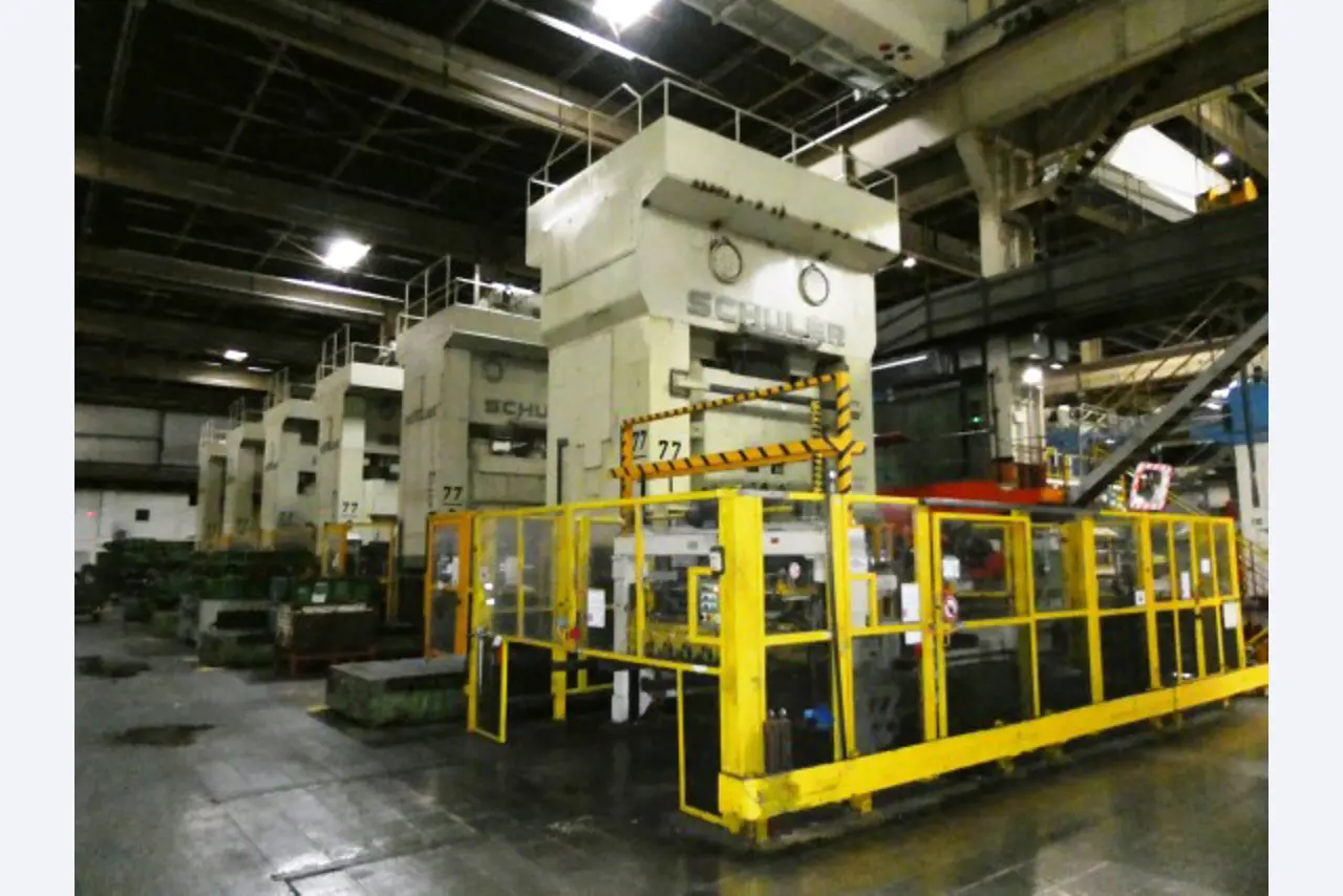 Pressenlinien aus der Automobilindustrie-5