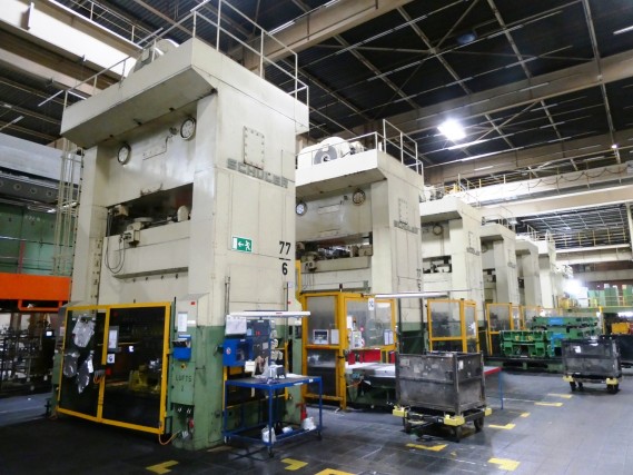Pressenlinien aus der Automobilindustrie-7