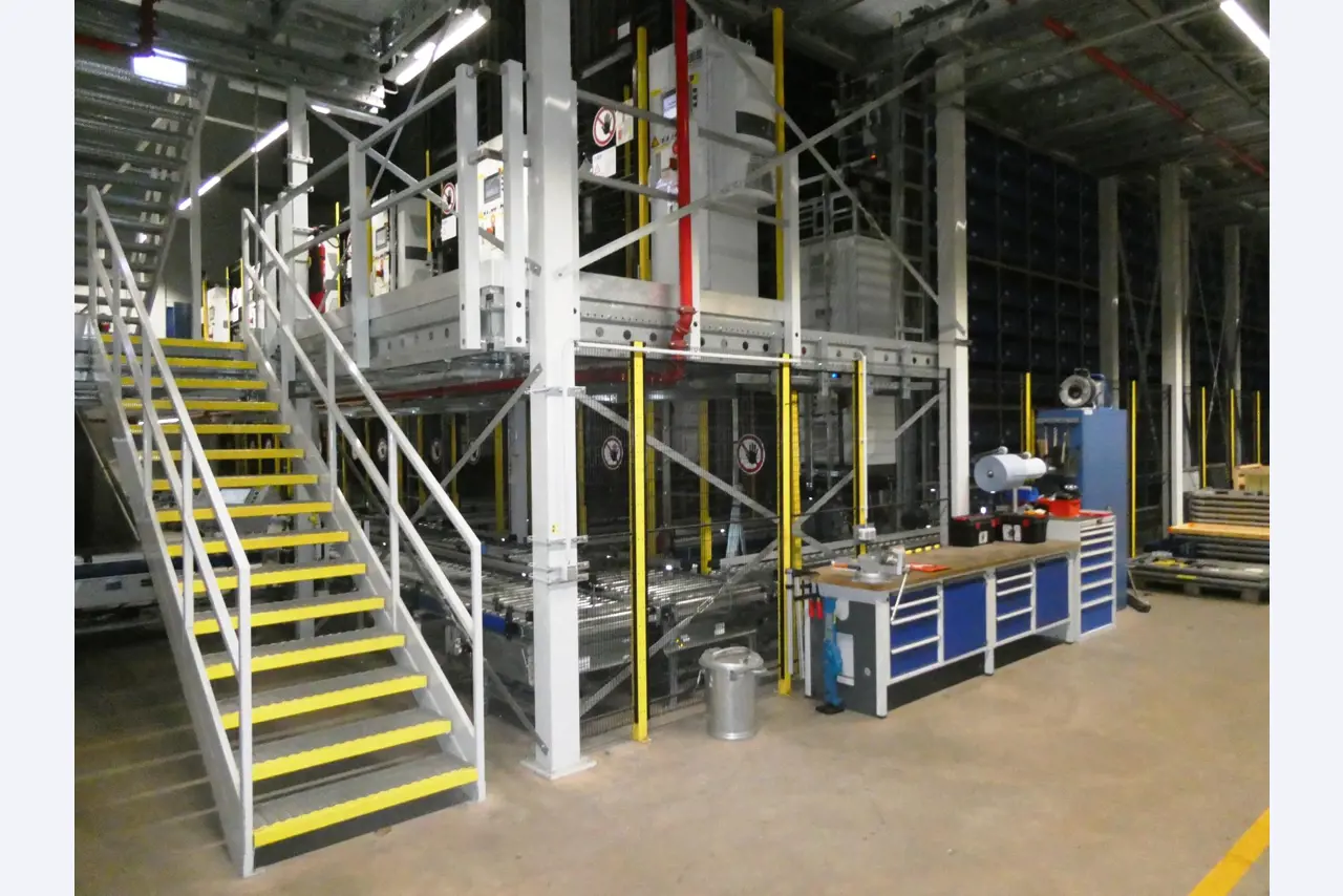 Automatisiertes Kleinteilellager (Automobilindustrie)-1