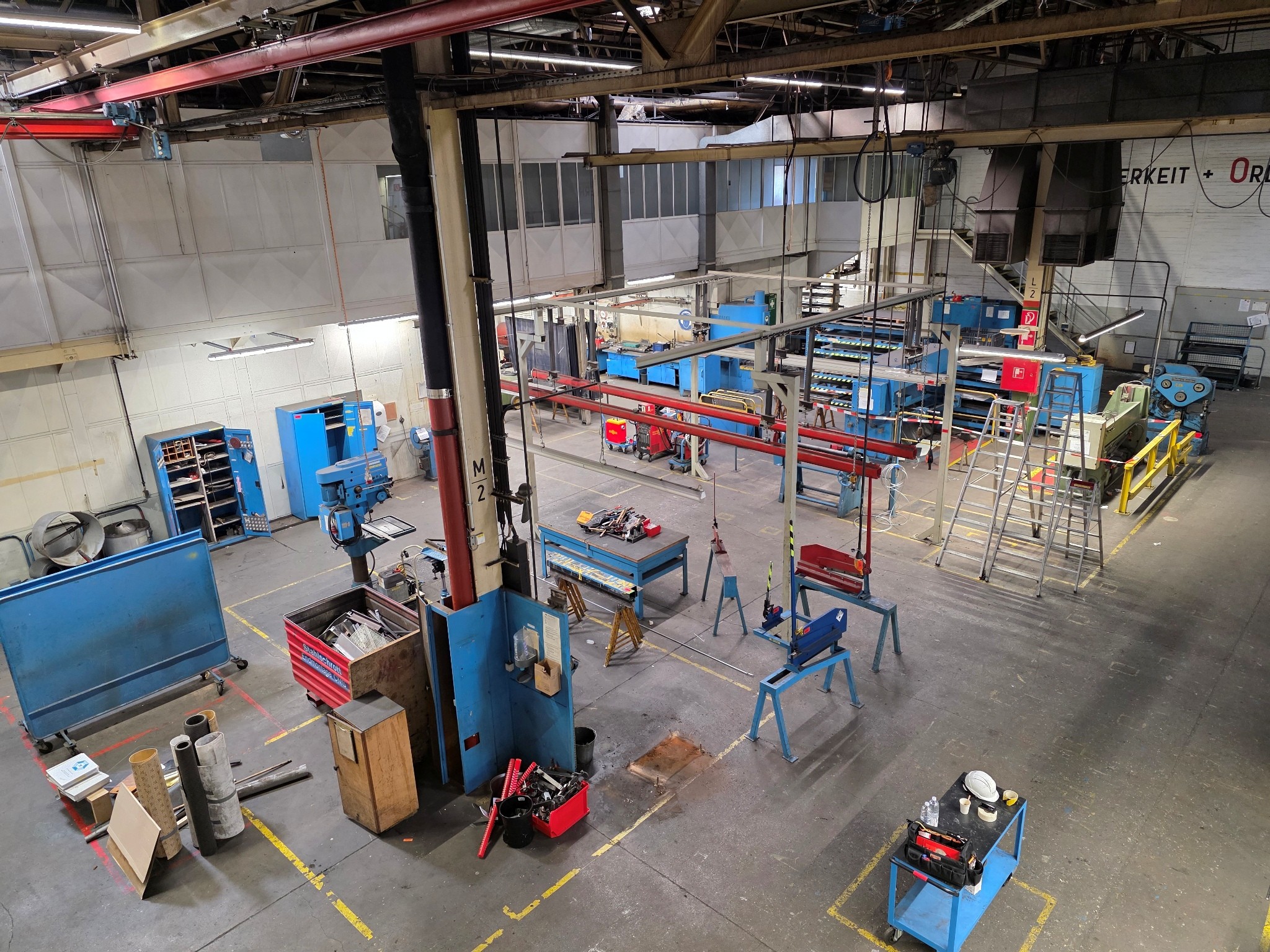 Workshop equipment, automotive lifts, and welding equipment for the automotive industry-1