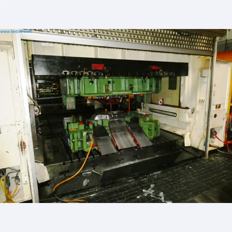 Pressenlinien aus der Automobilindustrie-43