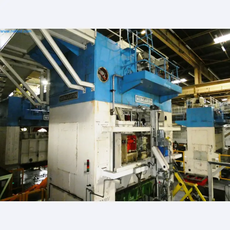 Pressenlinien aus der Automobilindustrie-57