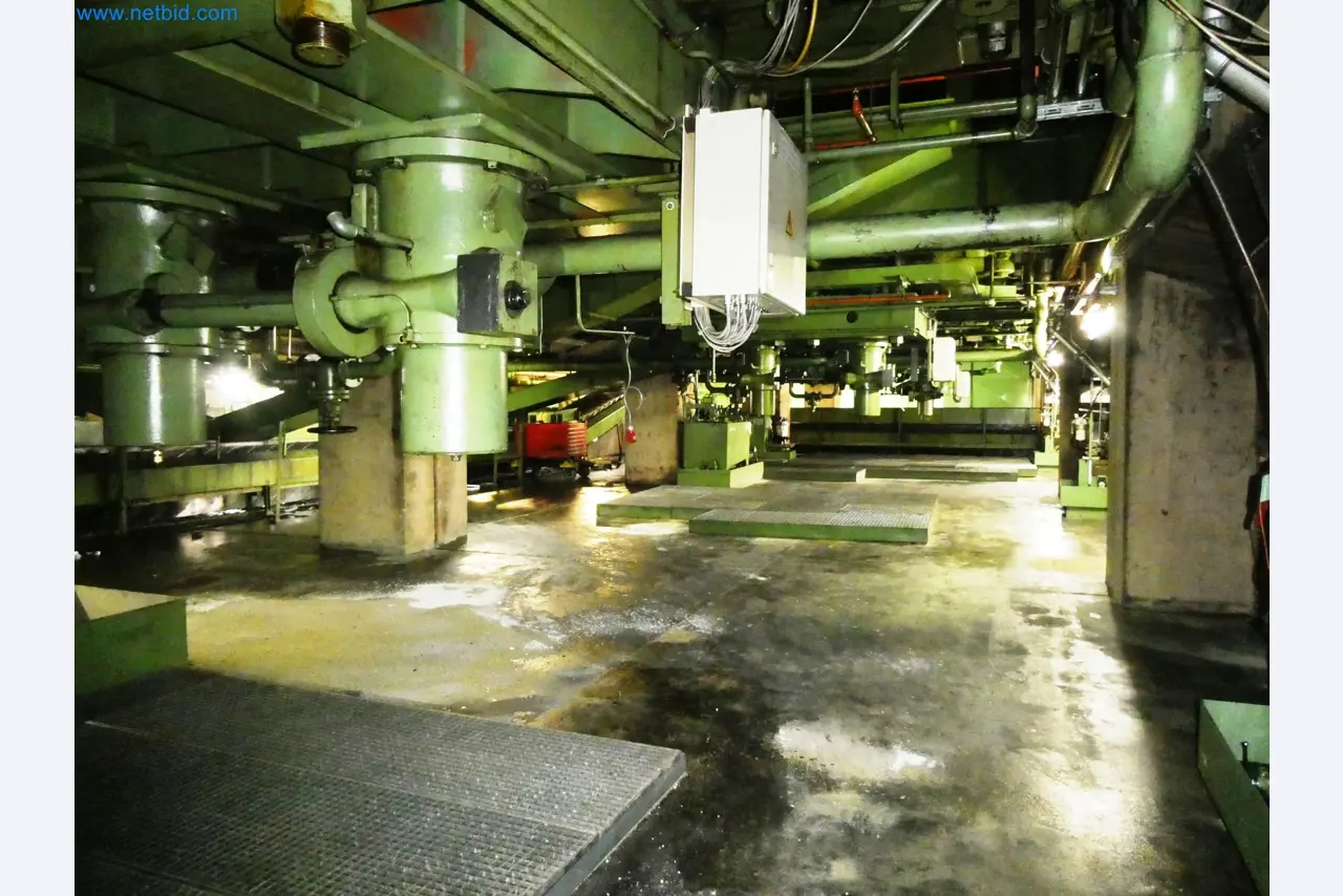 Pressenlinien aus der Automobilindustrie-63