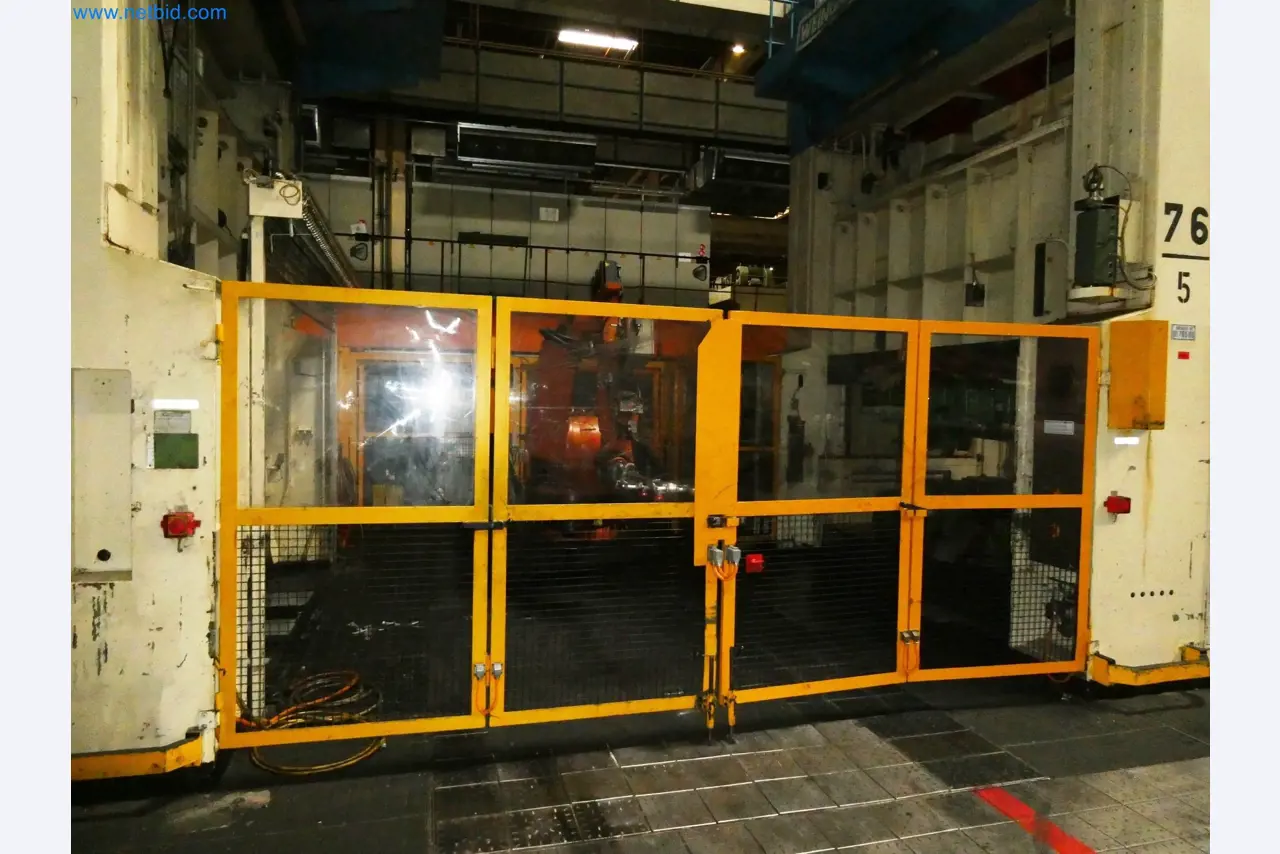 Pressenlinien aus der Automobilindustrie-64