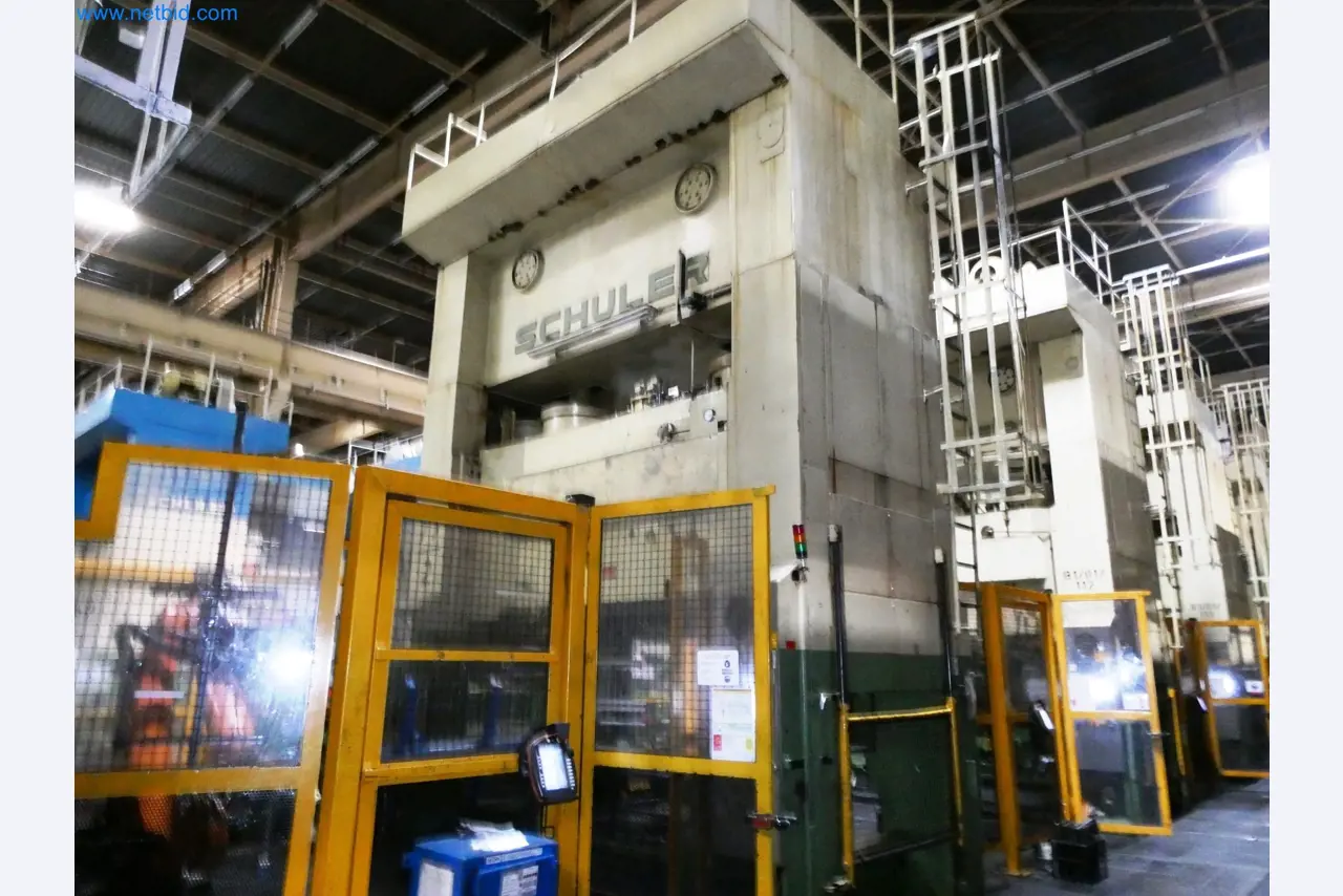 Pressenlinien aus der Automobilindustrie-11