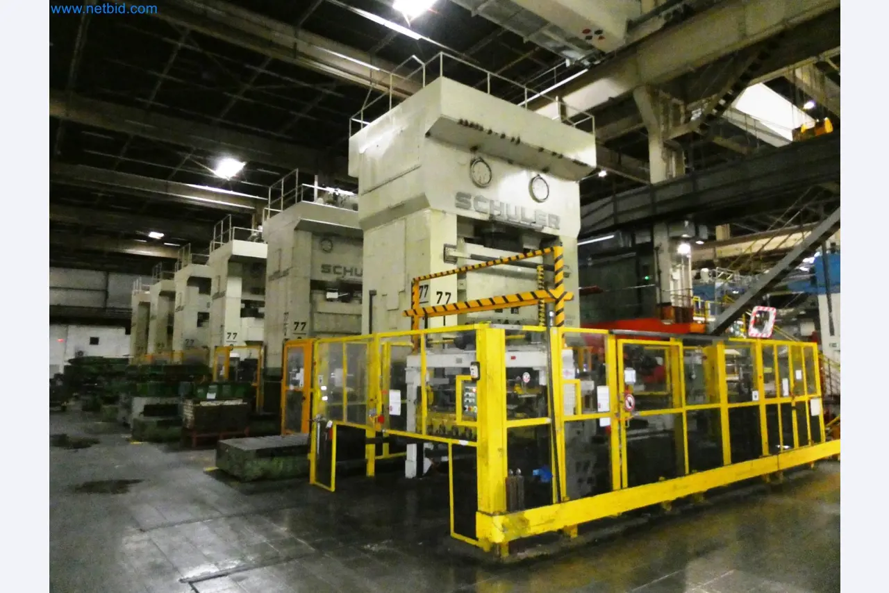 Pressenlinien aus der Automobilindustrie-1