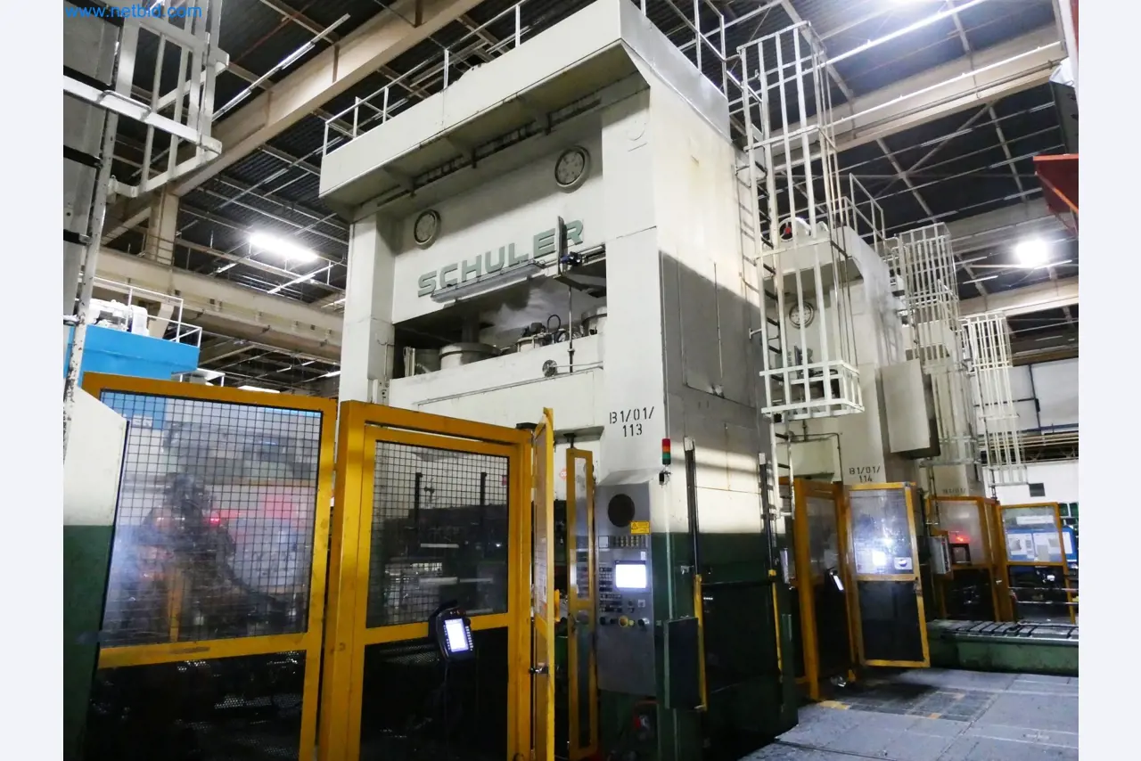 Pressenlinien aus der Automobilindustrie-23