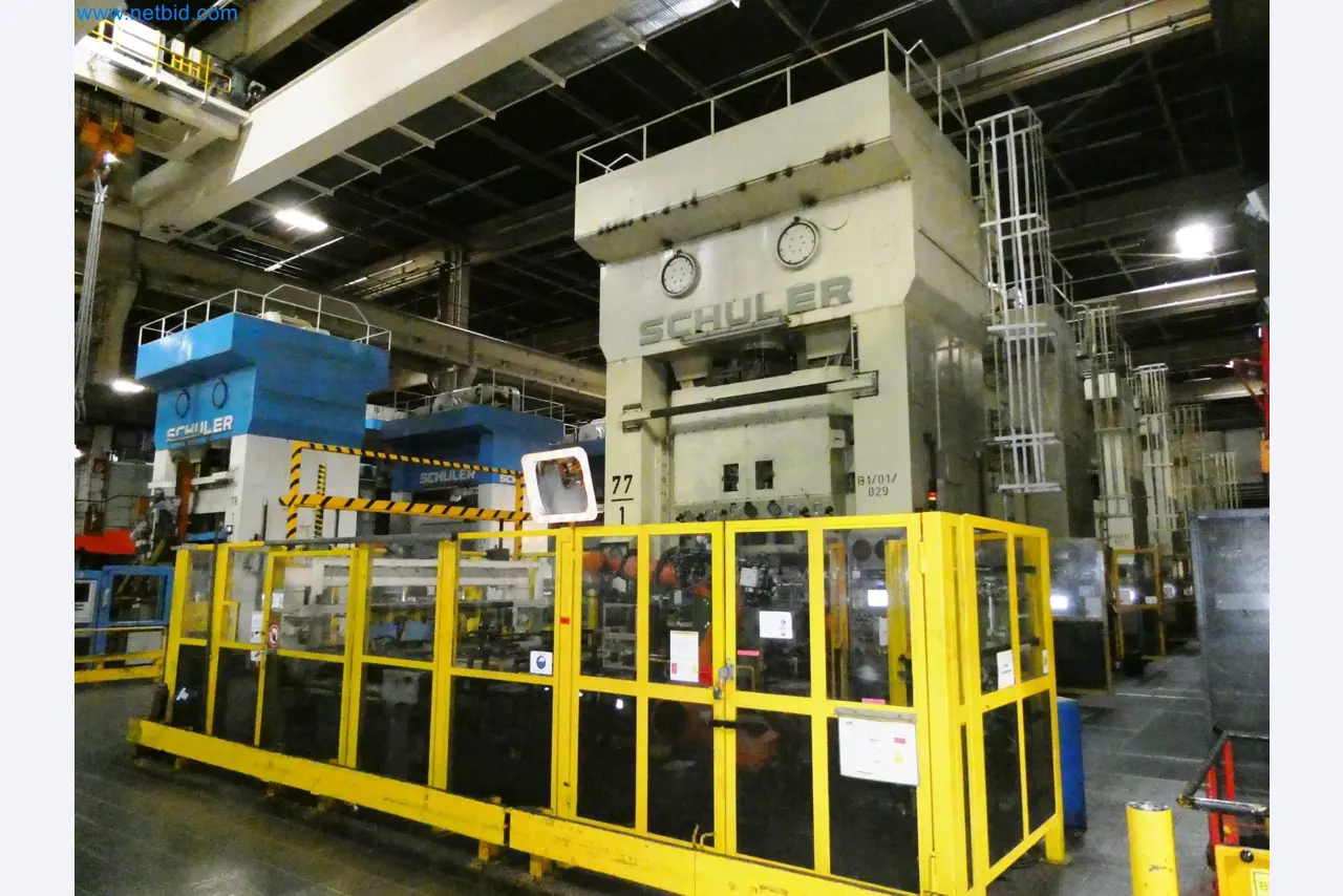 Pressenlinien aus der Automobilindustrie-24