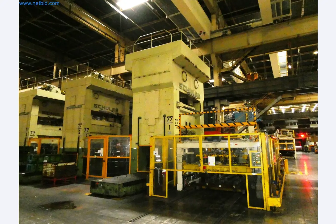 Pressenlinien aus der Automobilindustrie-2