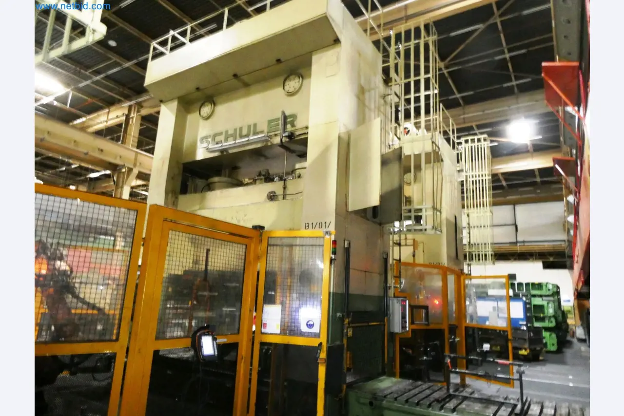 Pressenlinien aus der Automobilindustrie-30