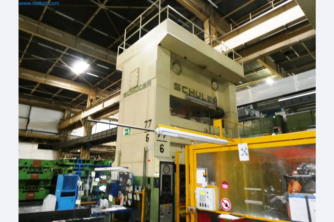 Pressenlinien aus der Automobilindustrie-37