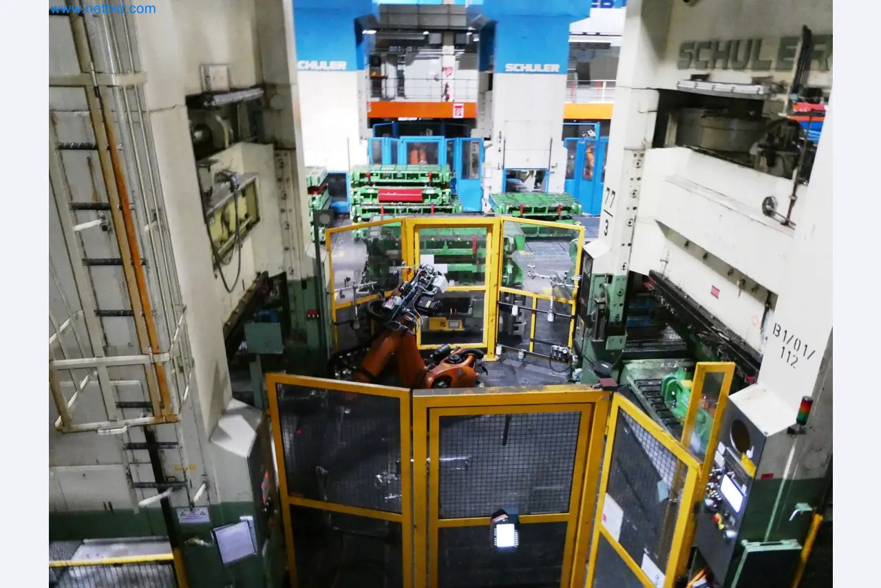 Pressenlinien aus der Automobilindustrie-46