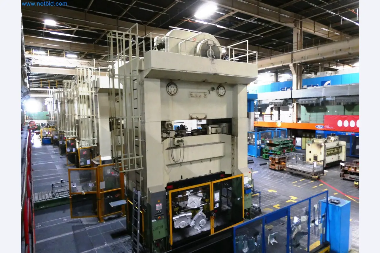 Pressenlinien aus der Automobilindustrie-48