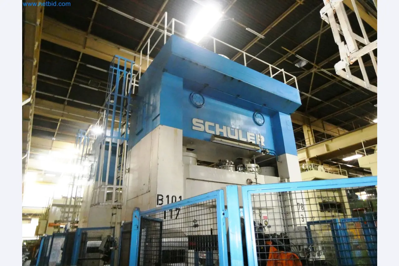 Pressenlinien aus der Automobilindustrie-17