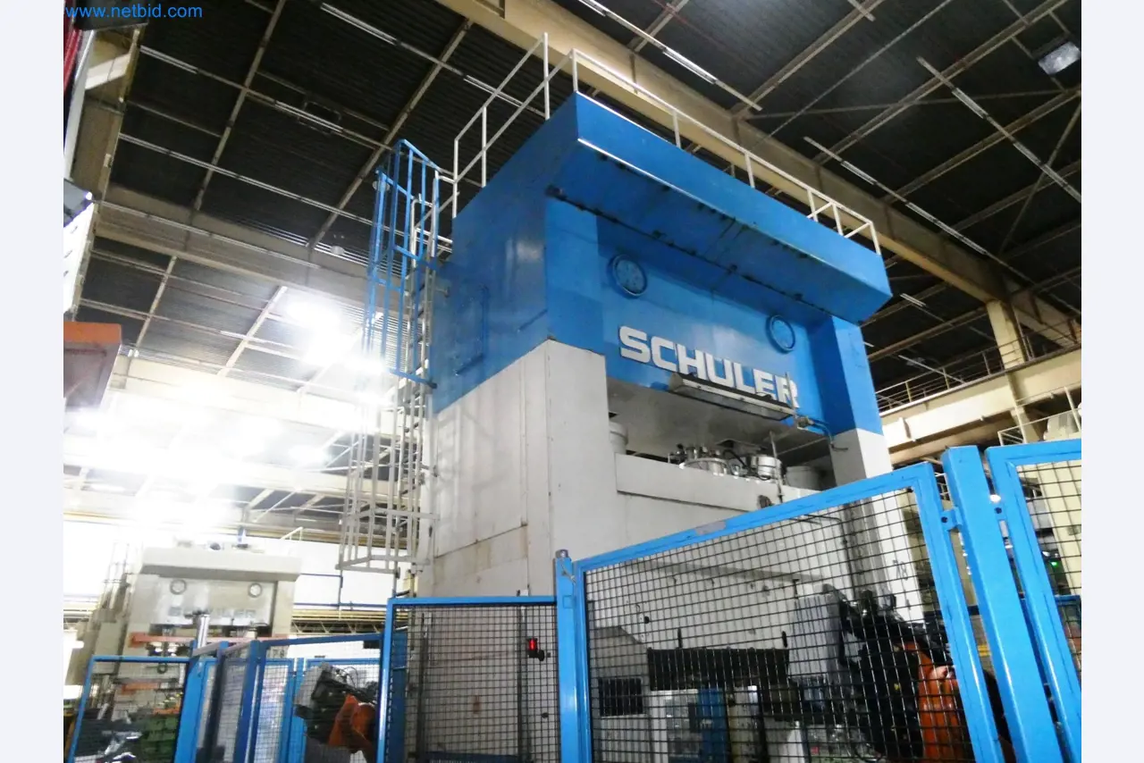 Pressenlinien aus der Automobilindustrie-25