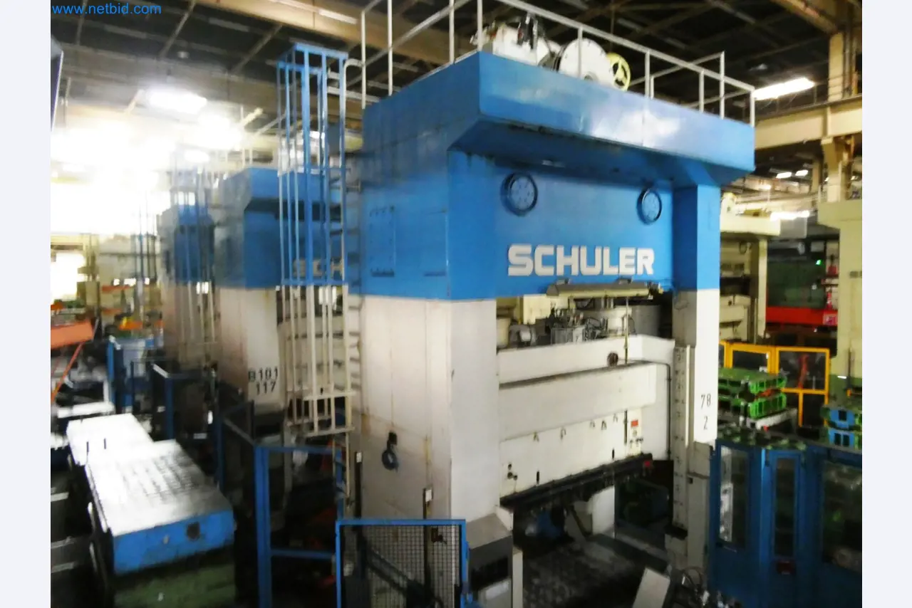 Pressenlinien aus der Automobilindustrie-32