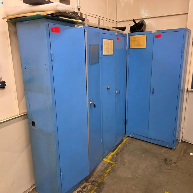 3 Stahlblechschränke