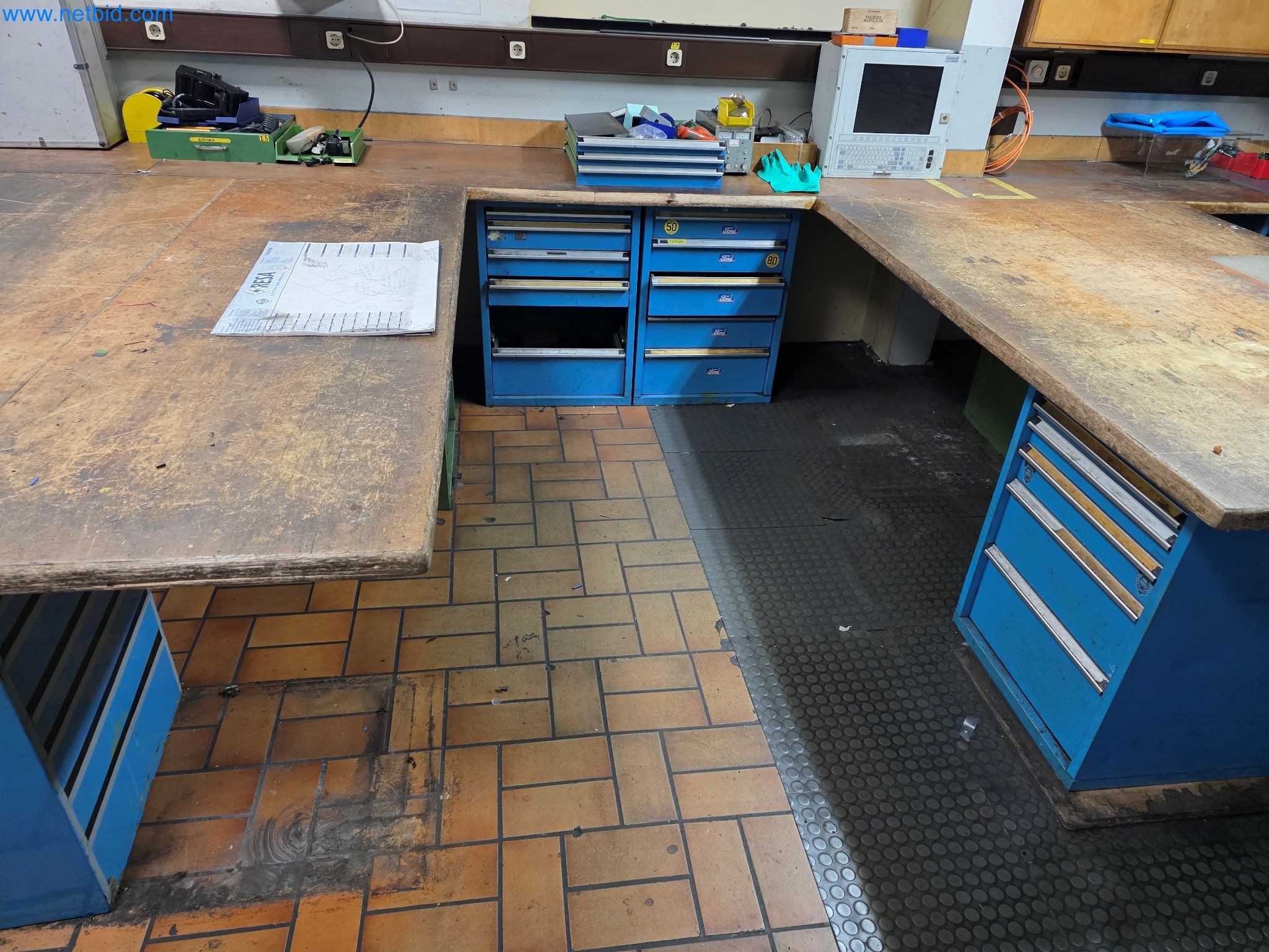 Workshop equipment, automotive lifts, and welding equipment for the automotive industry-4