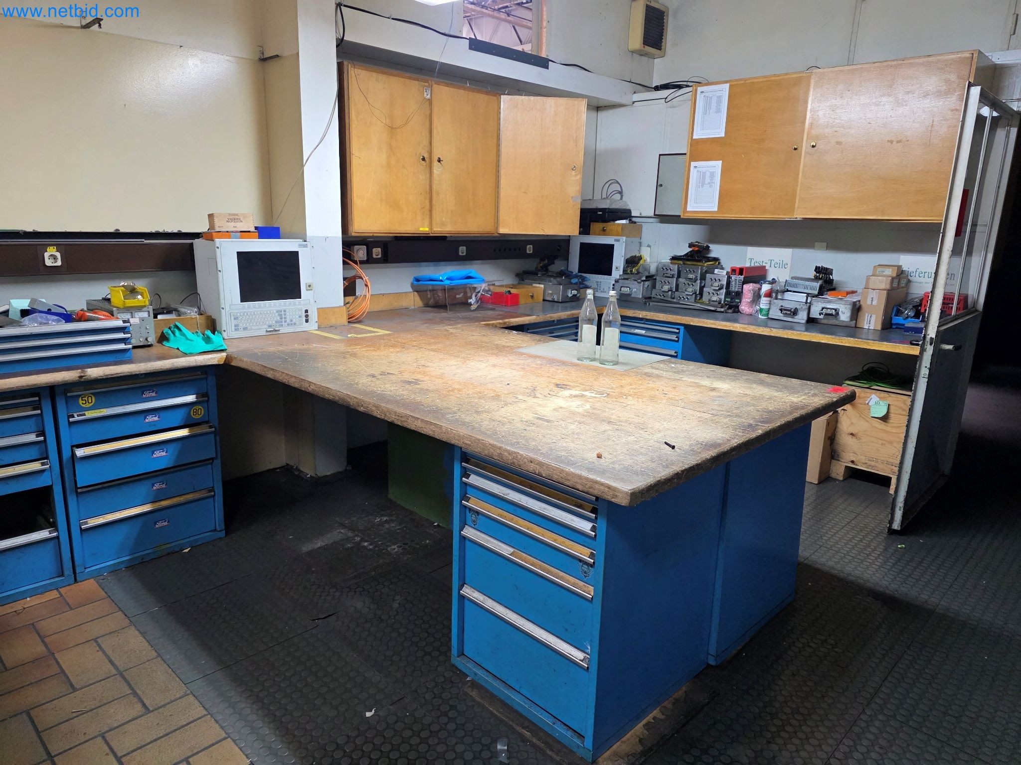 Workshop equipment, automotive lifts, and welding equipment for the automotive industry-5