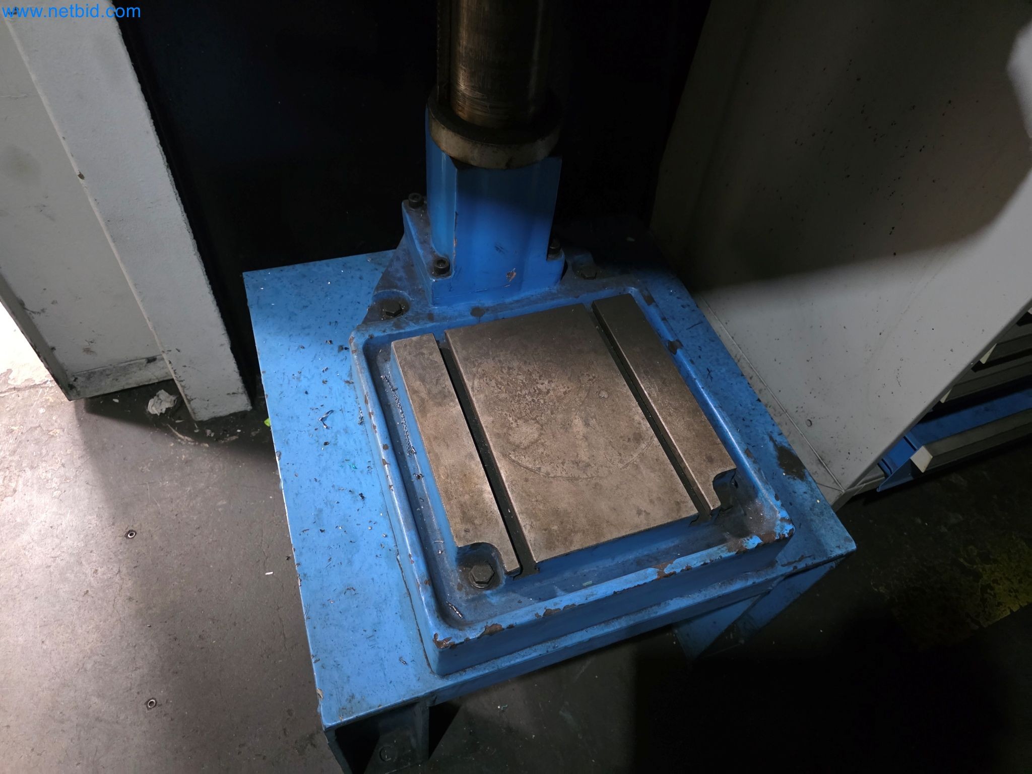 Workshop equipment, automotive lifts, and welding equipment for the automotive industry-6