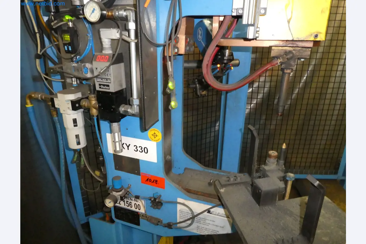 Robots, equipos de soldadura y accesorios de montaje de la industria del automóvil-1