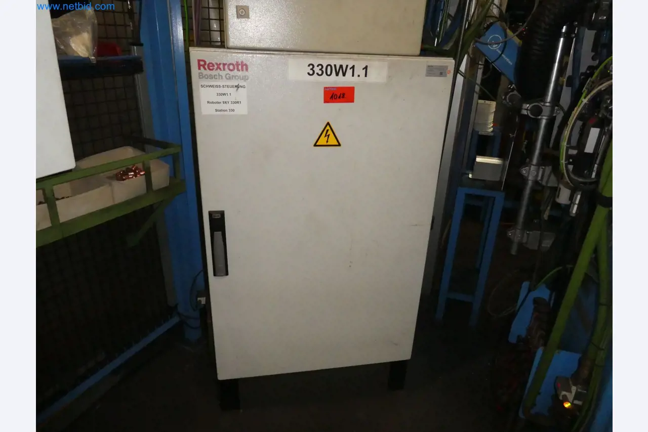 Robots, equipos de soldadura y accesorios de montaje de la industria del automóvil-4