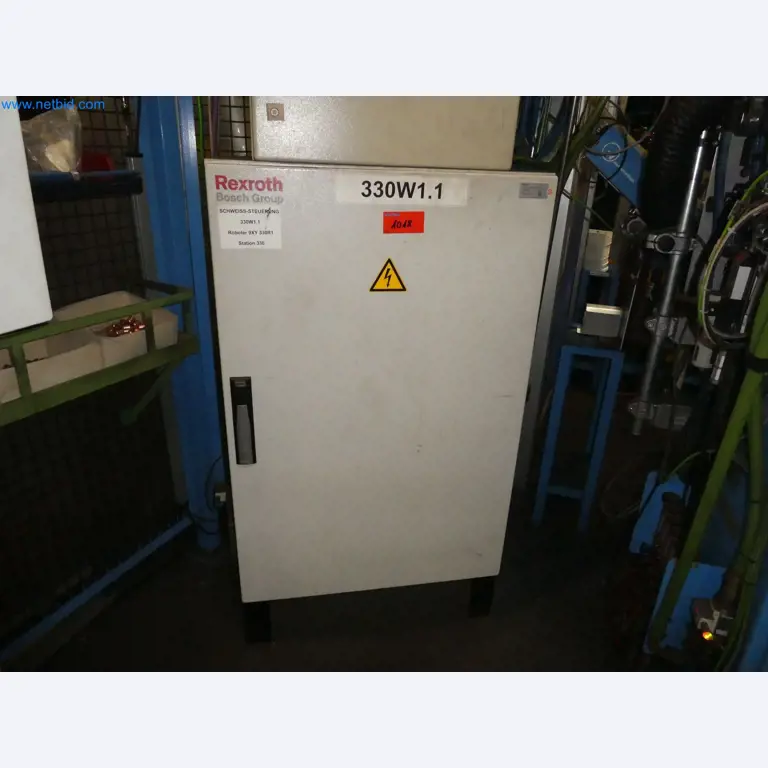 Robots, equipos de soldadura y accesorios de montaje de la industria del automóvil-4