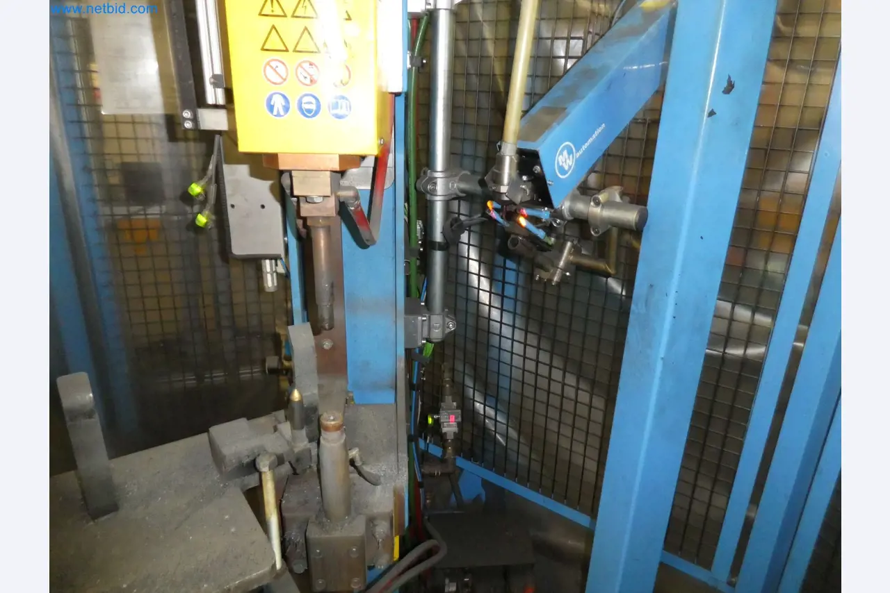 Robots, equipos de soldadura y accesorios de montaje de la industria del automóvil-5