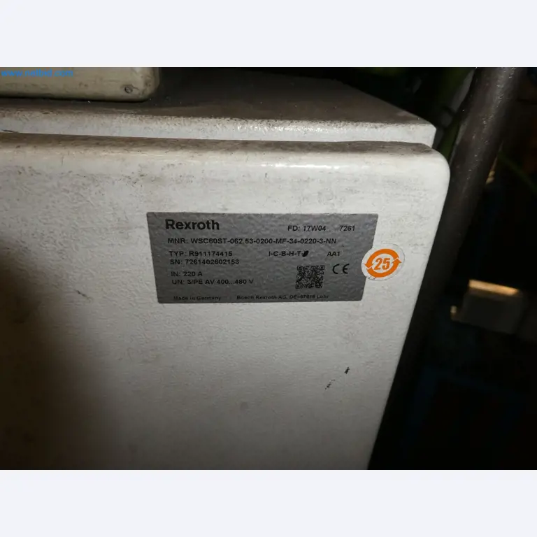 Robots, equipos de soldadura y accesorios de montaje de la industria del automóvil-6