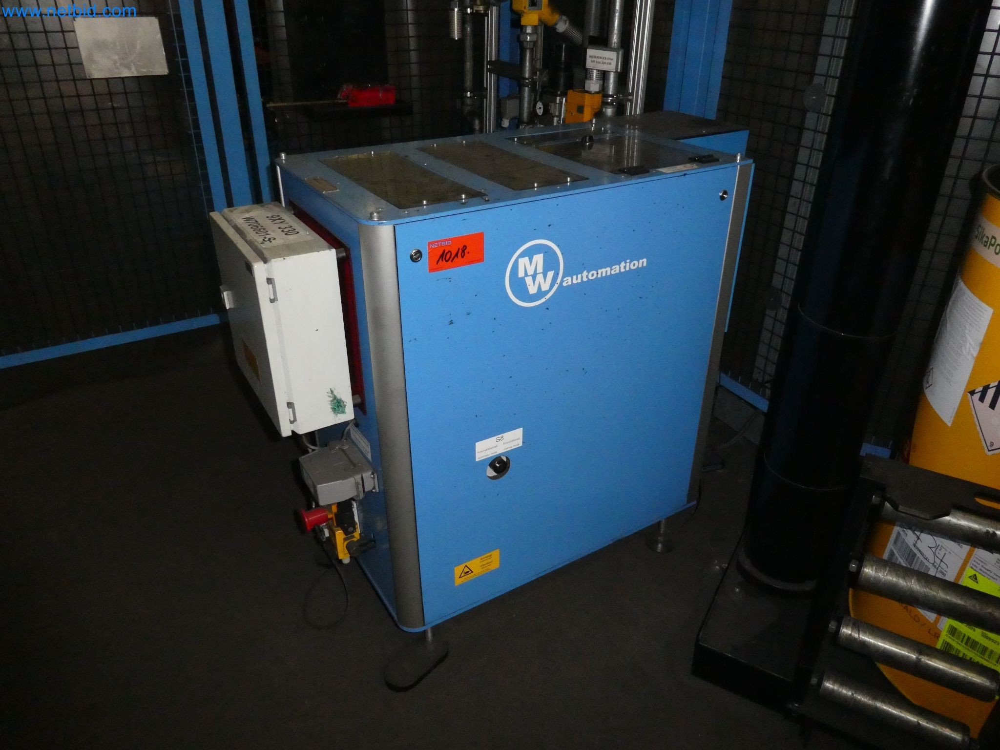 Robots, equipos de soldadura y accesorios de montaje de la industria del automóvil-7