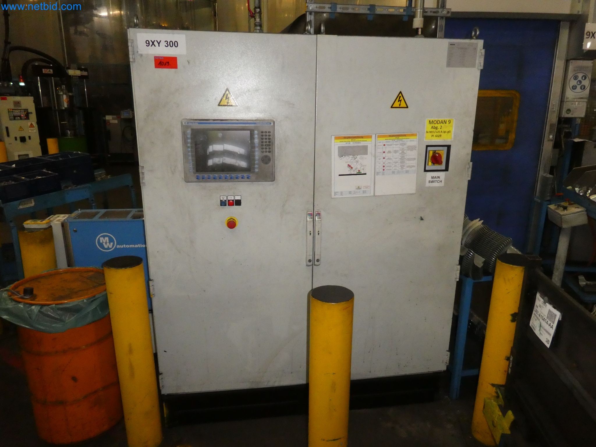 Robots, equipos de soldadura y accesorios de montaje de la industria del automóvil-2