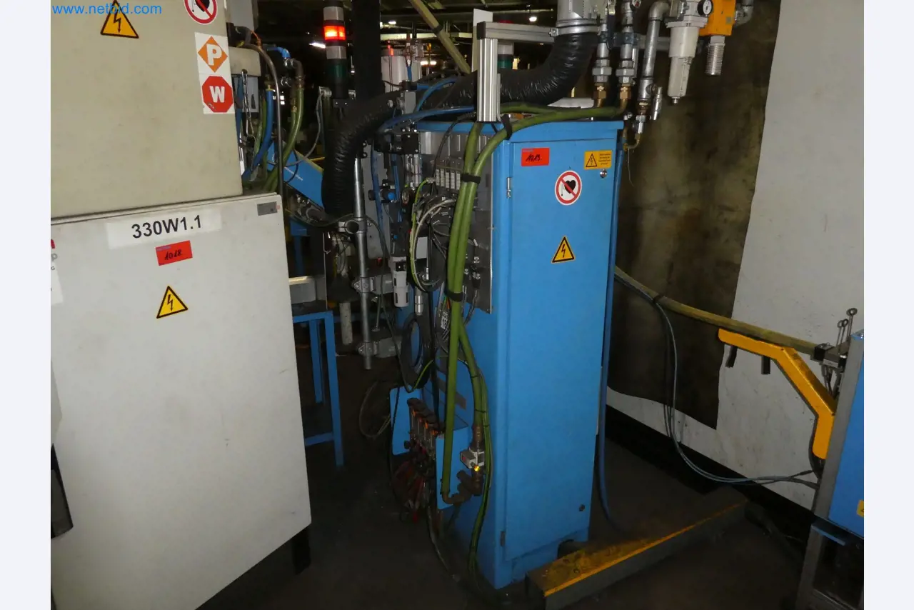 Robots, equipos de soldadura y accesorios de montaje de la industria del automóvil-4