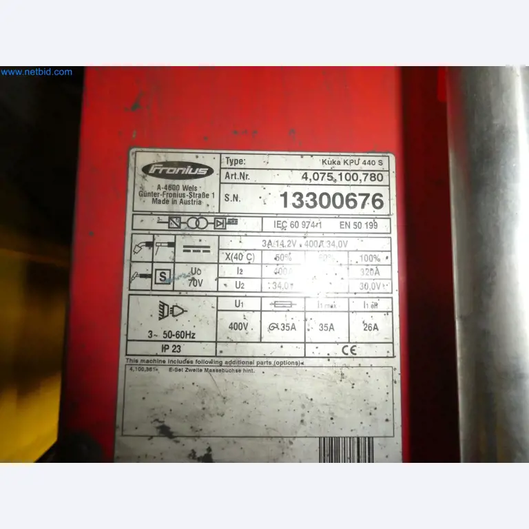 Robots, equipos de soldadura y accesorios de montaje de la industria del automóvil-3