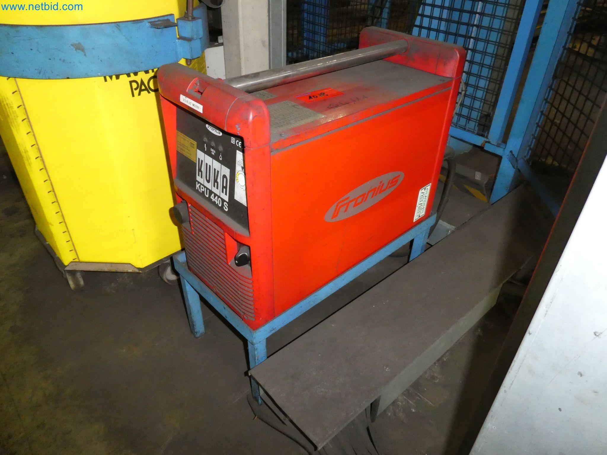 Robots, equipos de soldadura y accesorios de montaje de la industria del automóvil-6