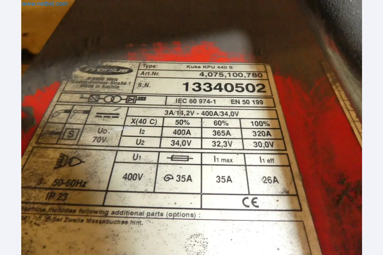 Robots, equipos de soldadura y accesorios de montaje de la industria del automóvil-1