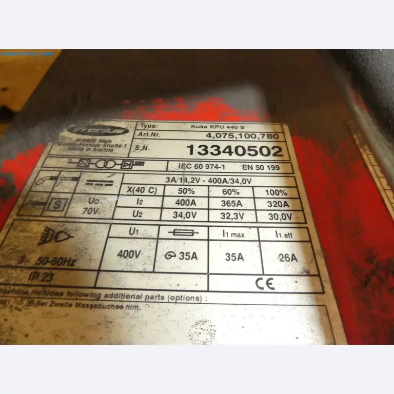 Robots, equipos de soldadura y accesorios de montaje de la industria del automóvil-1