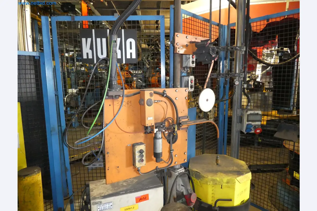 Robots, equipos de soldadura y accesorios de montaje de la industria del automóvil-4