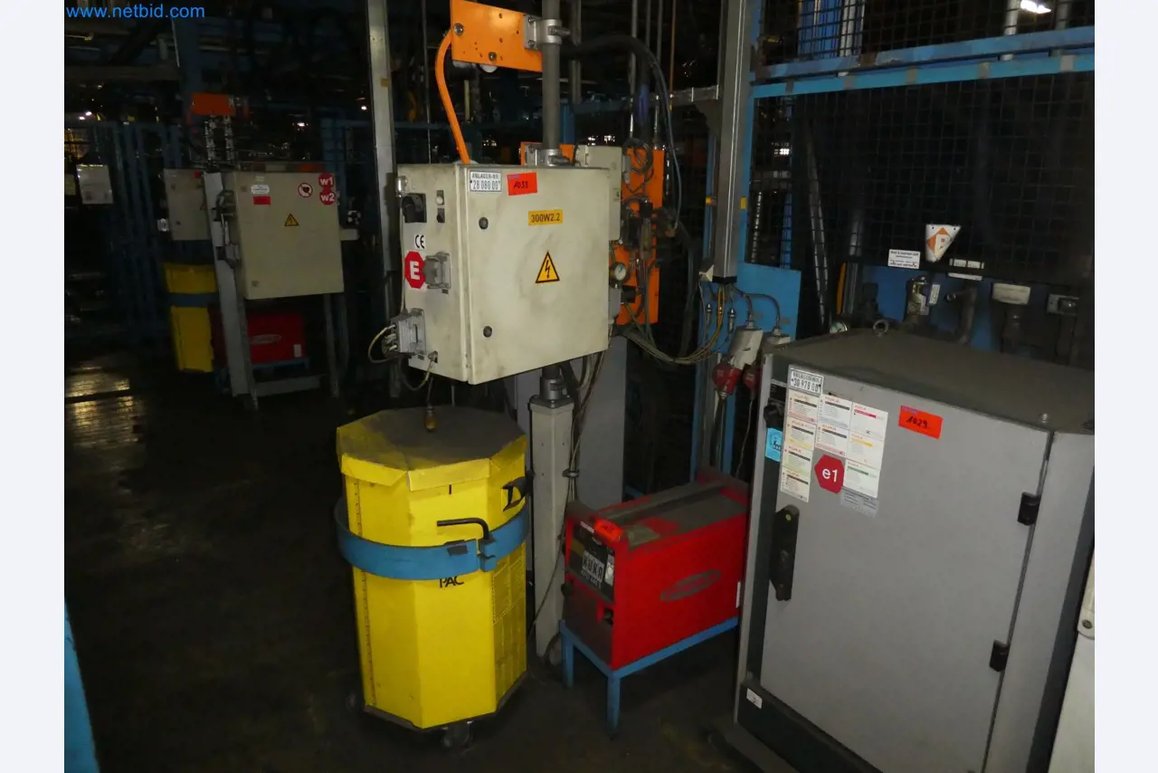 Robots, equipos de soldadura y accesorios de montaje de la industria del automóvil-1