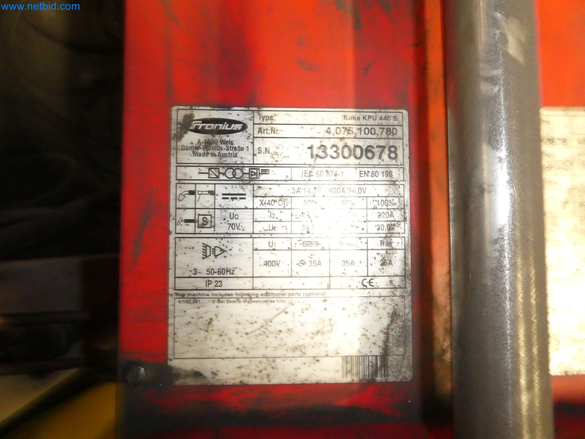 Robots, equipos de soldadura y accesorios de montaje de la industria del automóvil-2