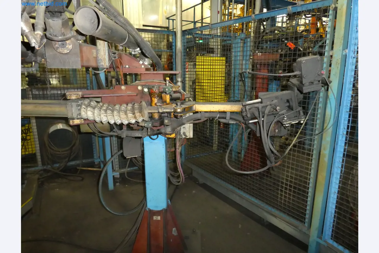 Robots, equipos de soldadura y accesorios de montaje de la industria del automóvil-4