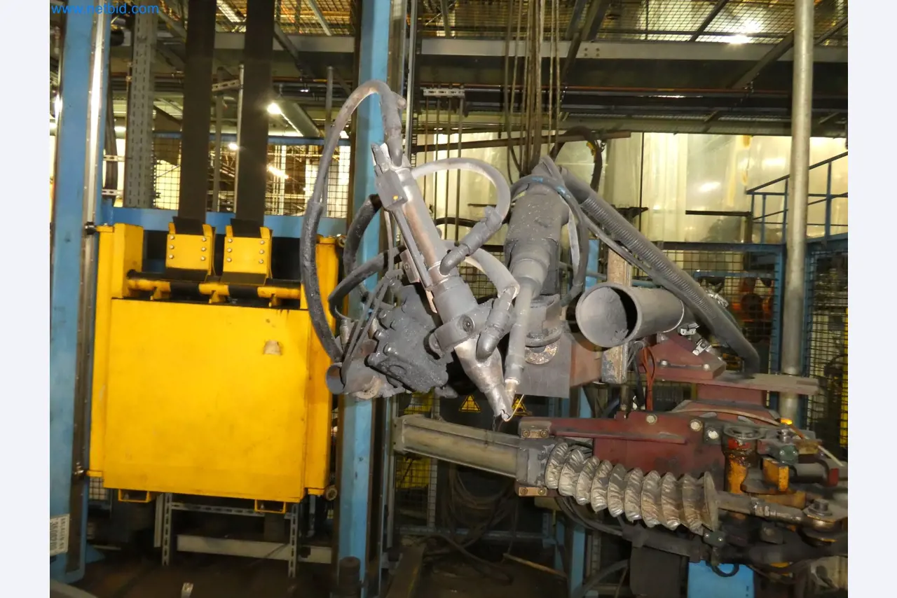 Robots, equipos de soldadura y accesorios de montaje de la industria del automóvil-5