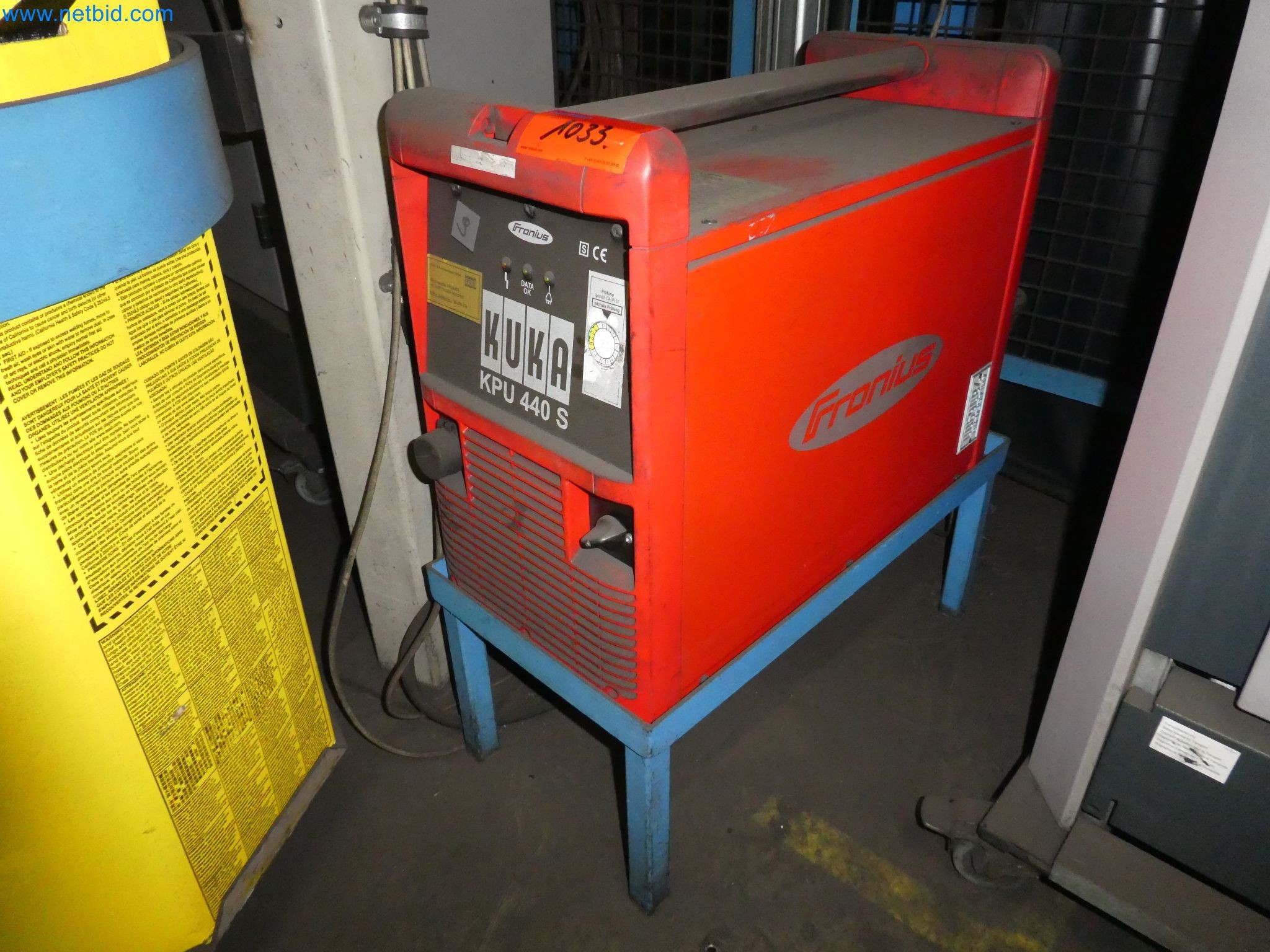 Robots, equipos de soldadura y accesorios de montaje de la industria del automóvil-7