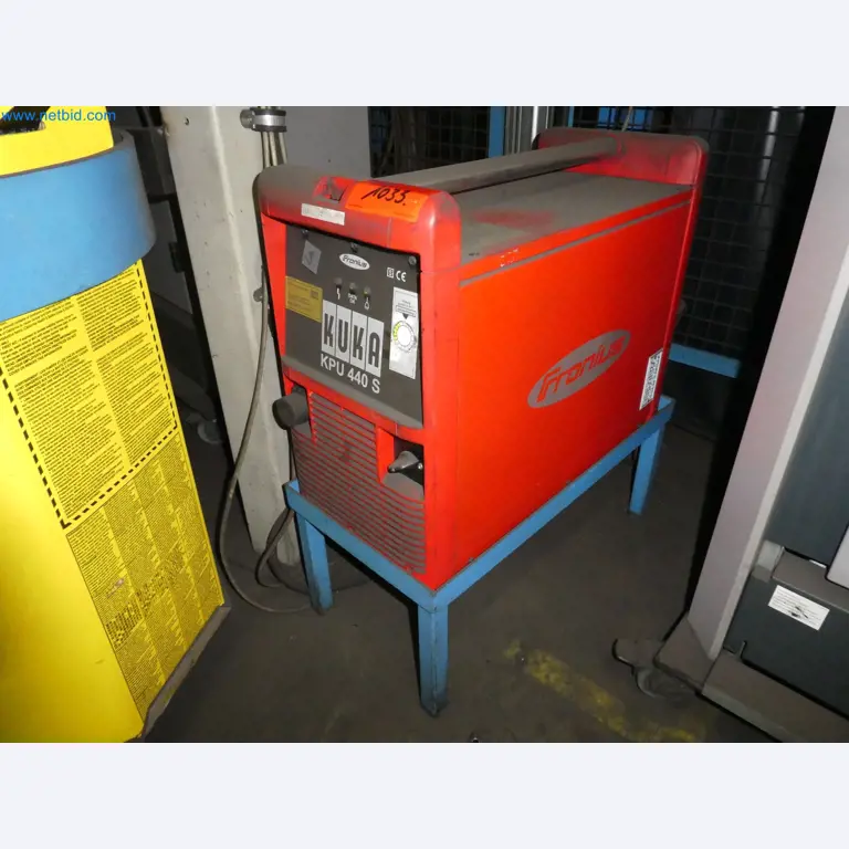 Robots, equipos de soldadura y accesorios de montaje de la industria del automóvil-7