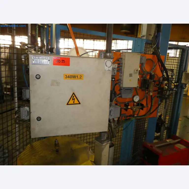 Robots, equipos de soldadura y accesorios de montaje de la industria del automóvil-6