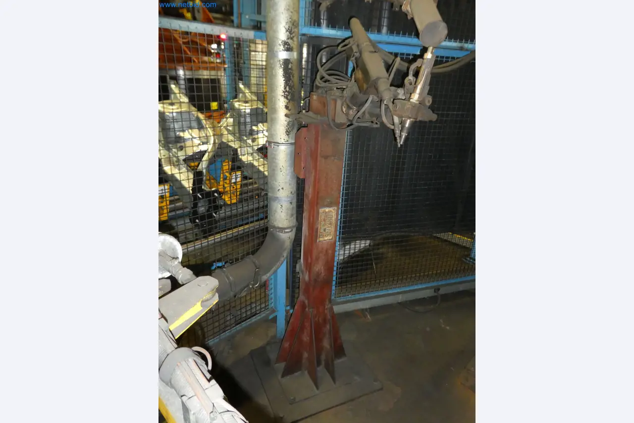 Robots, equipos de soldadura y accesorios de montaje de la industria del automóvil-7