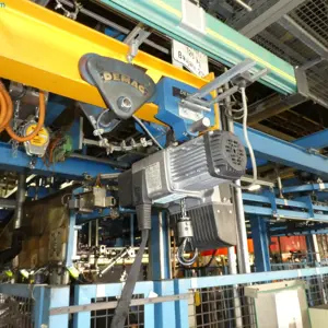 Sloupový jeřáb Demag D-AS270