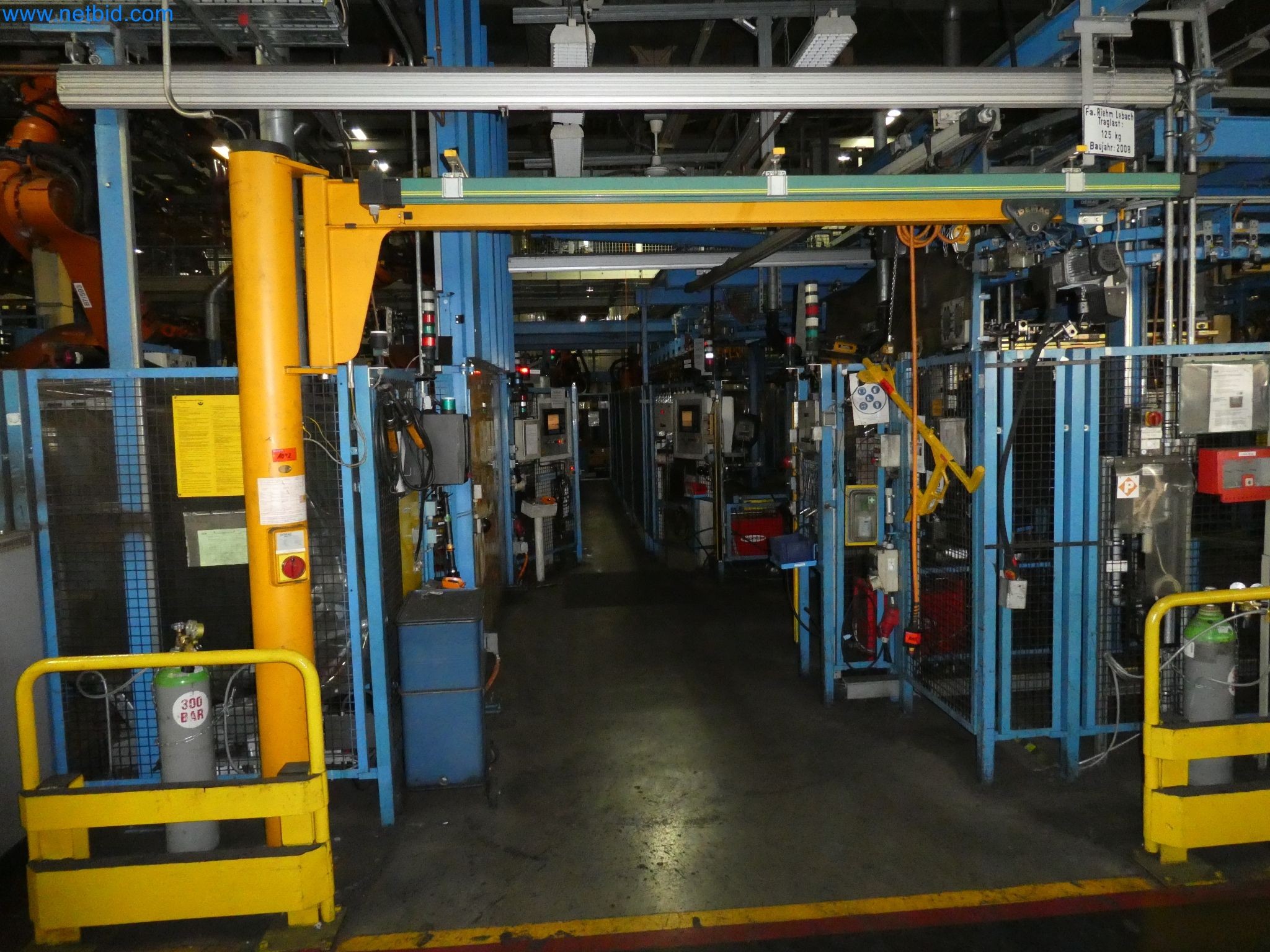 Robôs, equipamento de soldadura e acessórios de montagem da indústria automóvel-2