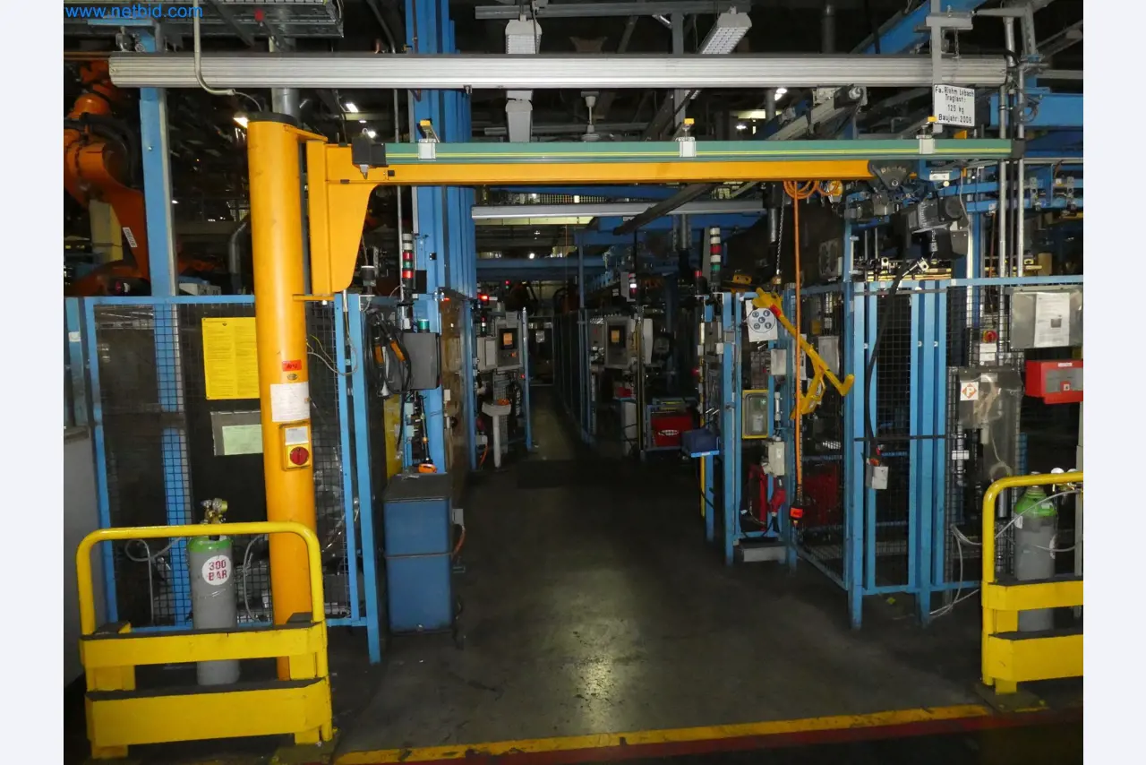 Robots, equipos de soldadura y accesorios de montaje de la industria del automóvil-2