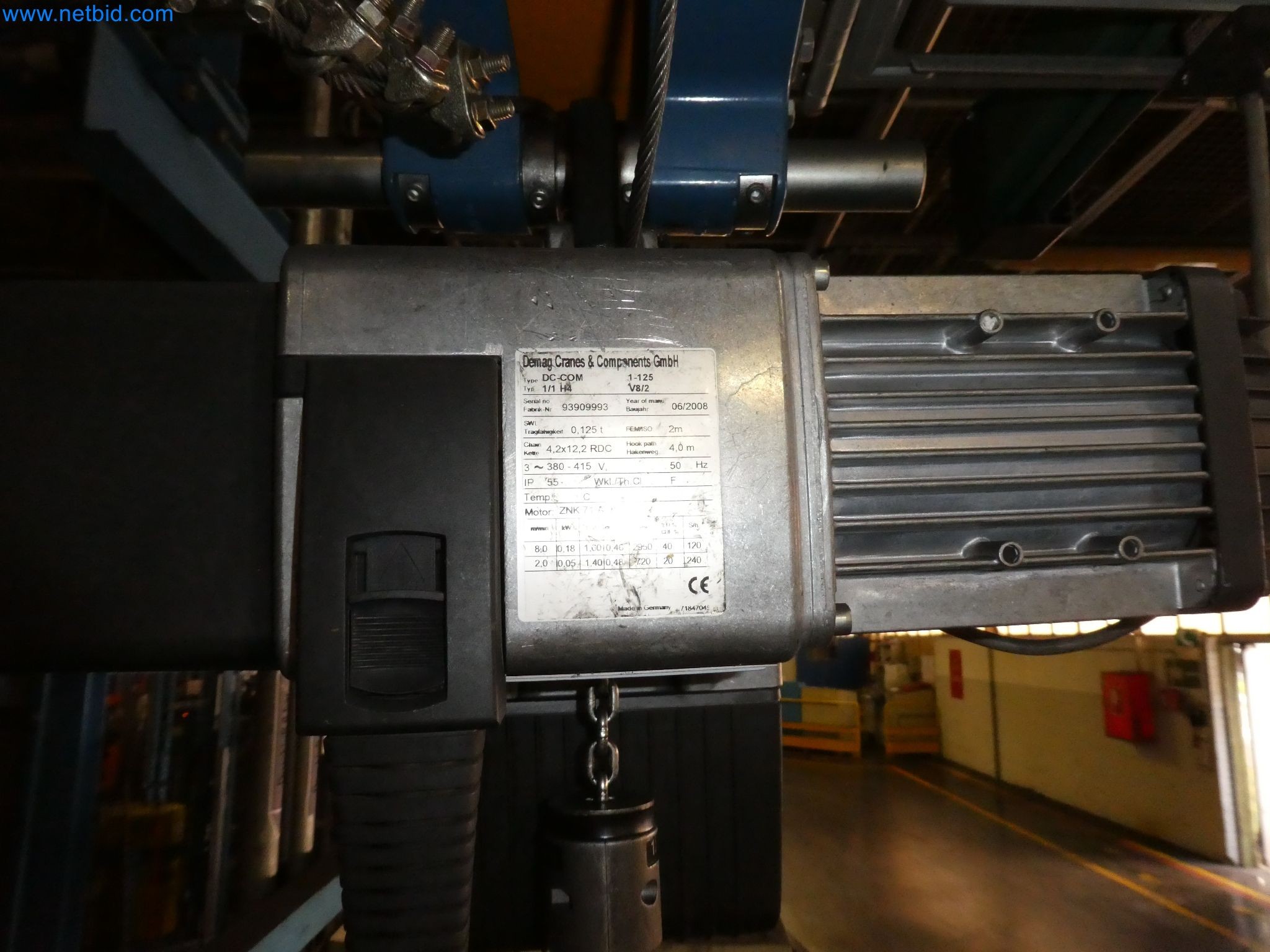 Robôs, equipamento de soldadura e acessórios de montagem da indústria automóvel-5